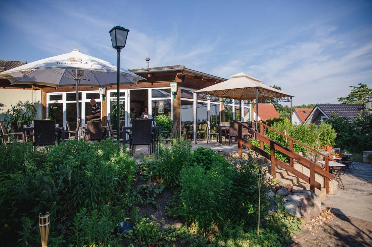 Landhotel Peters Canow Exterior photo